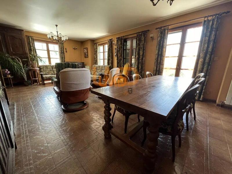 Villa - 237 m² - 8 pièces