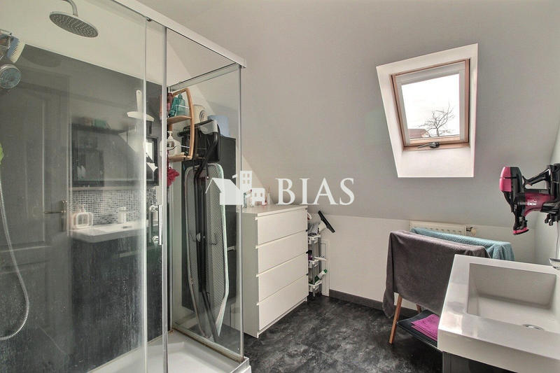 Maison - 104 m² - 4 pièces