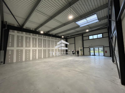 Local d'activités - 173 m²