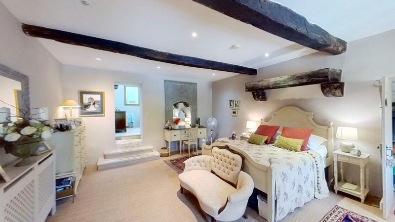 Maison traditionnelle - 181 m² - 9 pièces