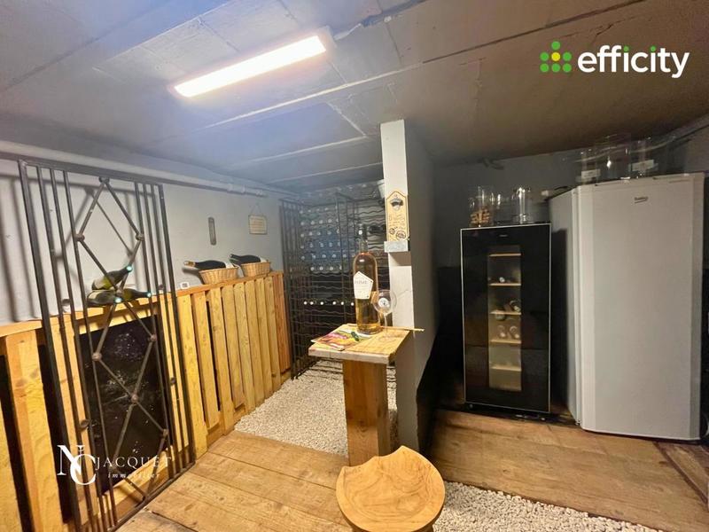 Maison - 275 m² - 7 pièces