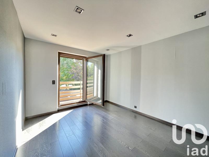 Maison - 225 m² - 8 pièces