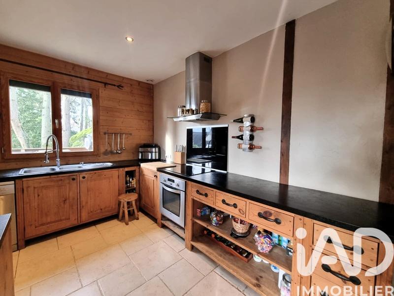 Maison - 185 m² - 8 pièces