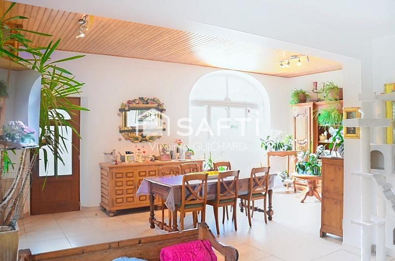 Maison - 195 m² - 7 pièces