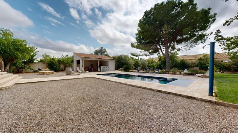 Villa - 311 m² - 12 pièces