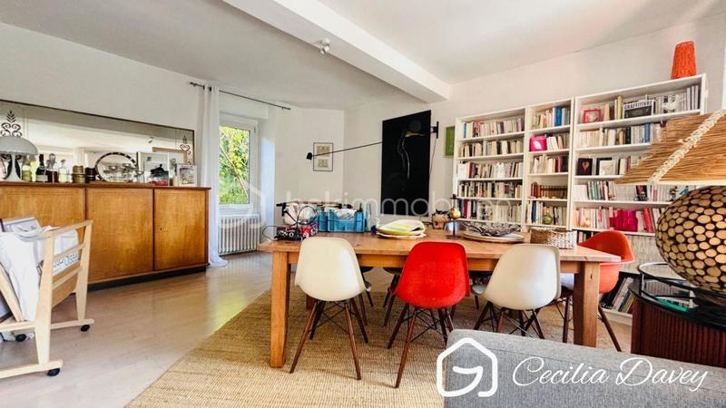 Propriété - 180 m² - 7 pièces
