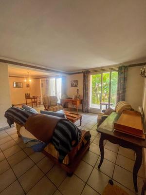 Maison - 264 m² - 6 pièces