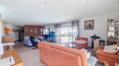 Maison - 190 m² - 5 pièces