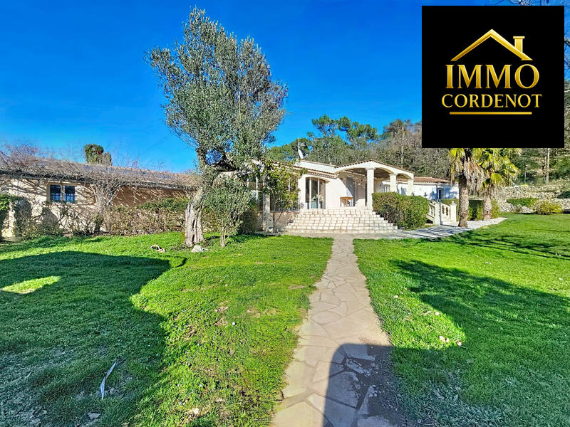 Villa - 250 m² - 6 pièces