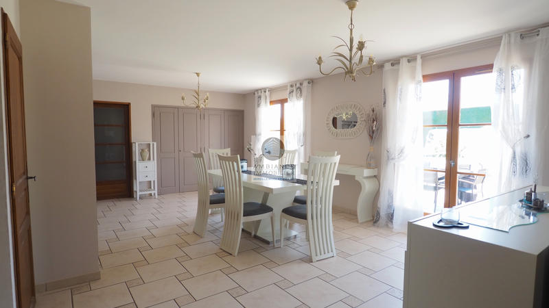 Maison - 179 m² - 7 pièces