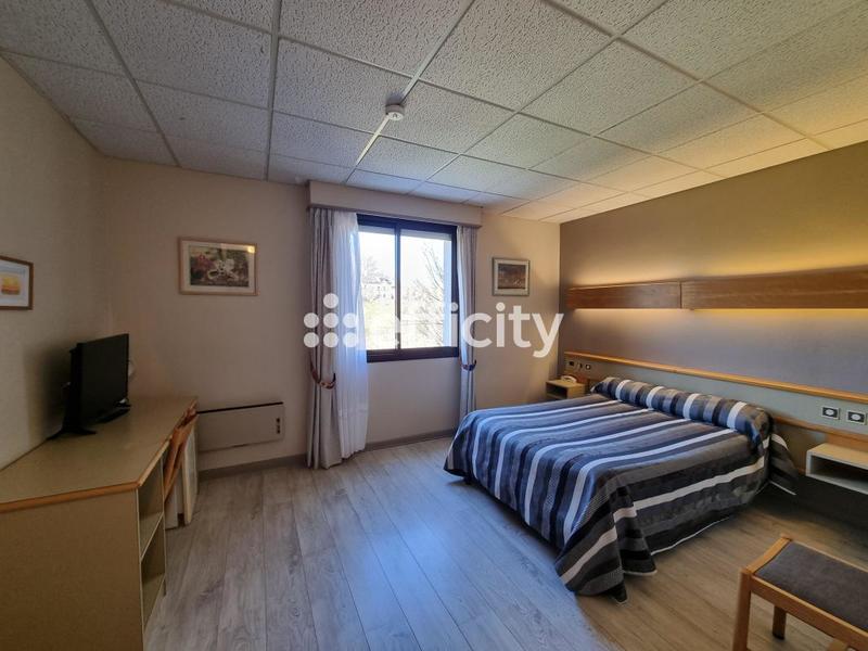 Bureau - 757 m² - 22 pièces