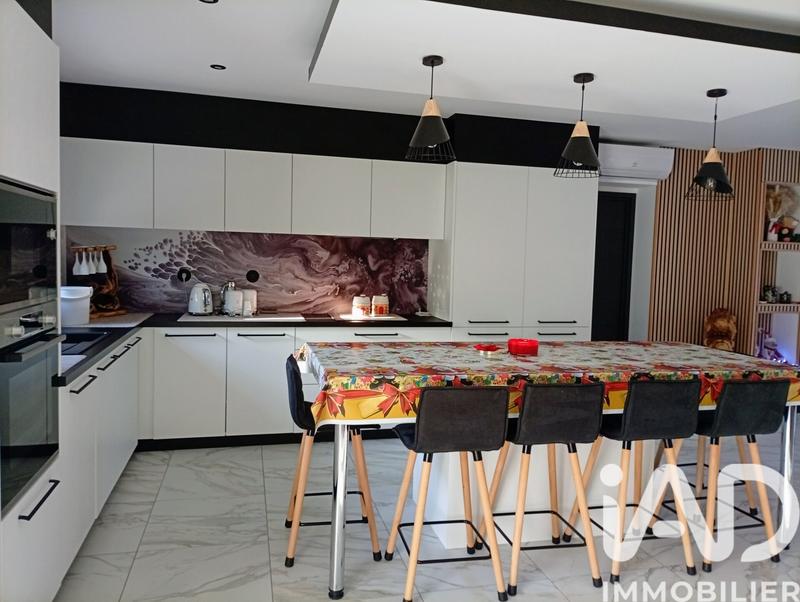 Maison - 121 m² - 4 pièces