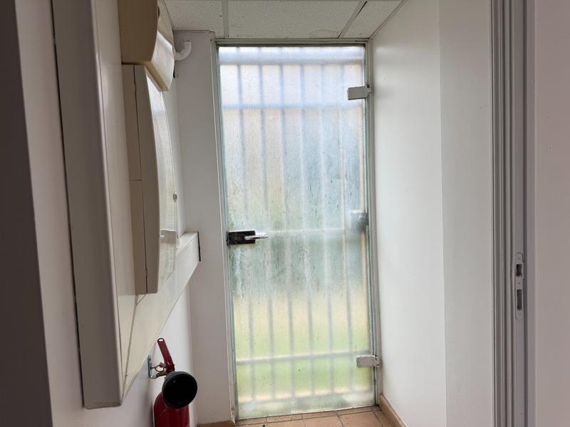 Bureau - 60 m² - 4 pièces