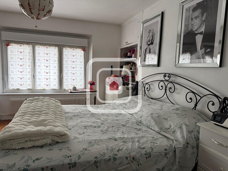 Maison - 218 m² - 10 pièces