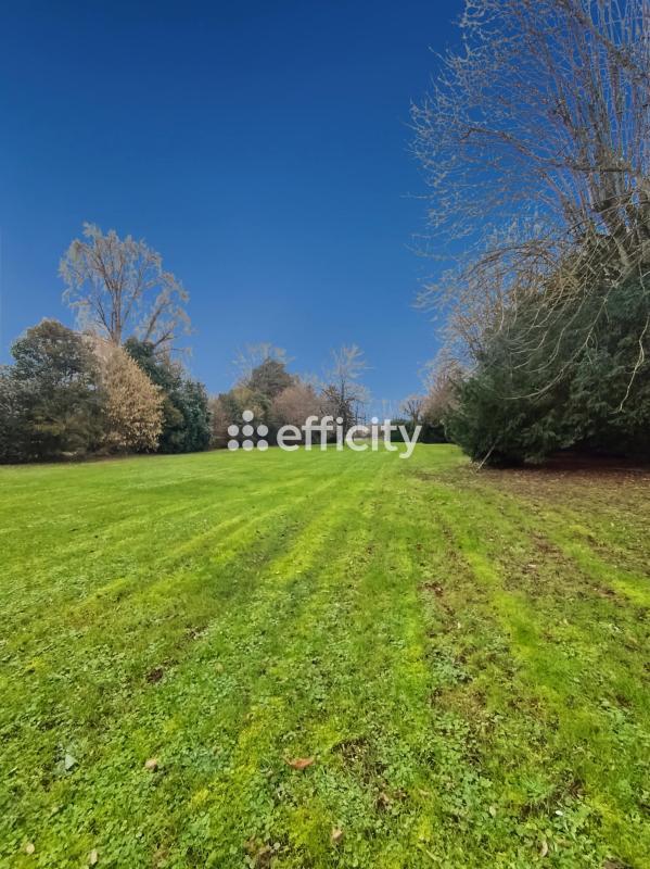 Demeure - 425 m² - 15 pièces