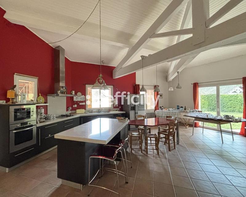 Maison - 184 m² - 5 pièces