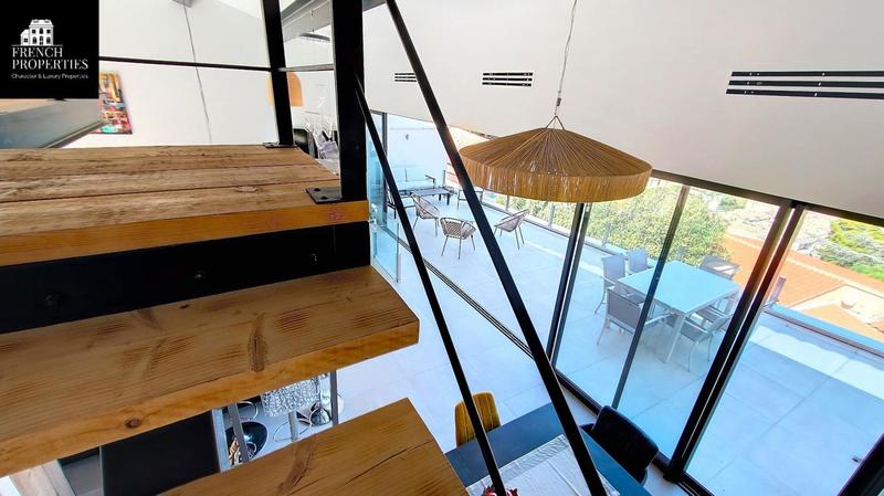 Maison - 210 m² - 5 pièces