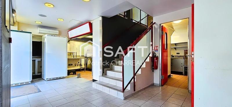 Local commercial - 214 m² - 7 pièces