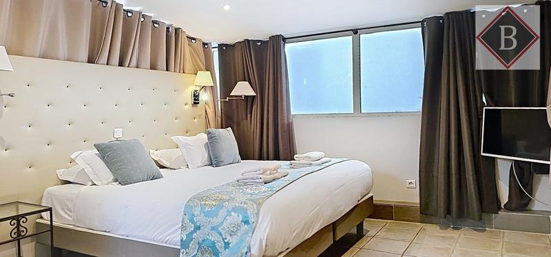 Appartement - 189 m² - 7 pièces