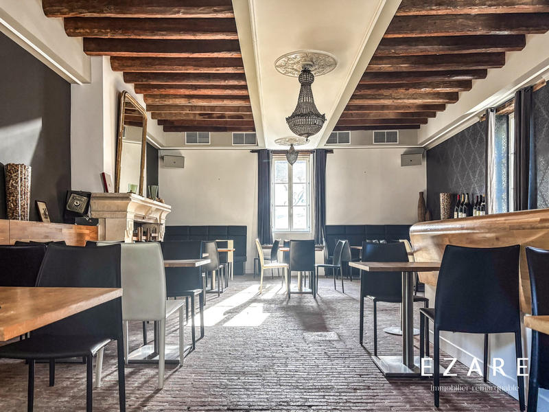 Maison - 613 m² - 14 pièces