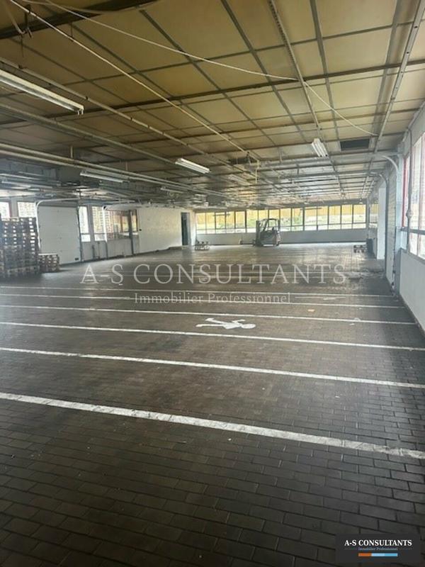 Entrepôt - 1 800 m²