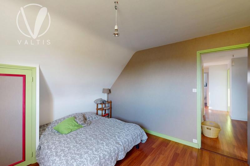 Maison - 196 m² - 8 pièces