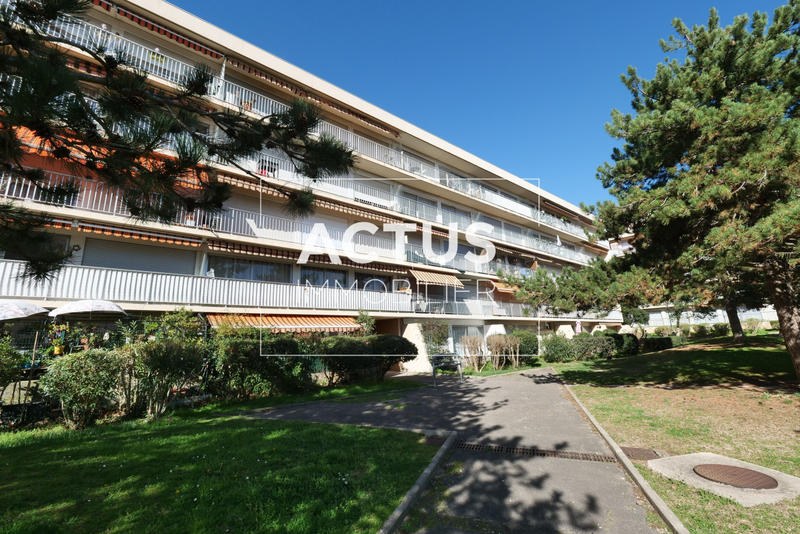 Appartement - 117 m² - 6 pièces