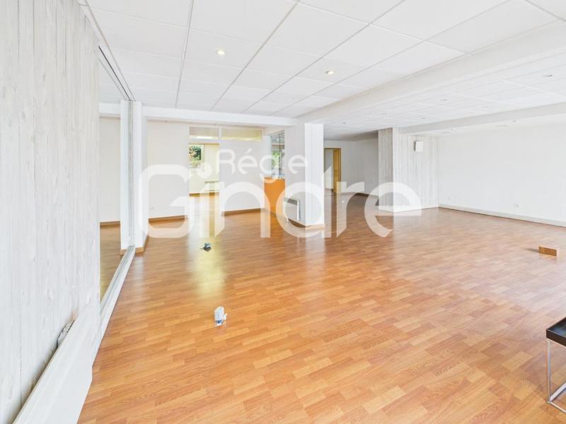 Bureau - 163 m² - 1 pièce