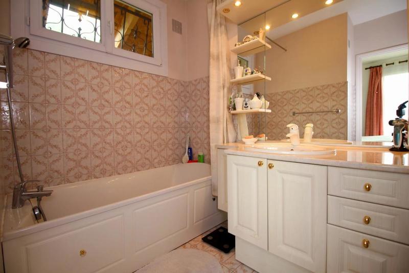 Maison - 183 m² - 6 pièces