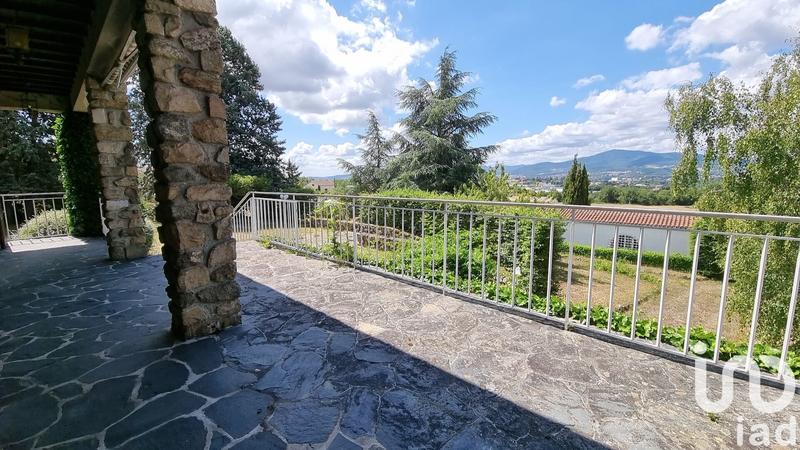 Maison - 216 m² - 11 pièces