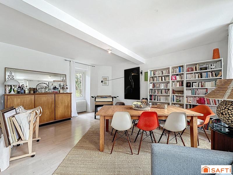 Maison - 180 m² - 8 pièces