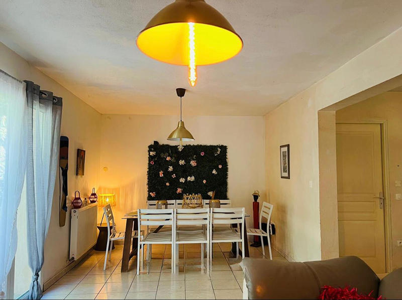 Maison - 250 m² - 10 pièces