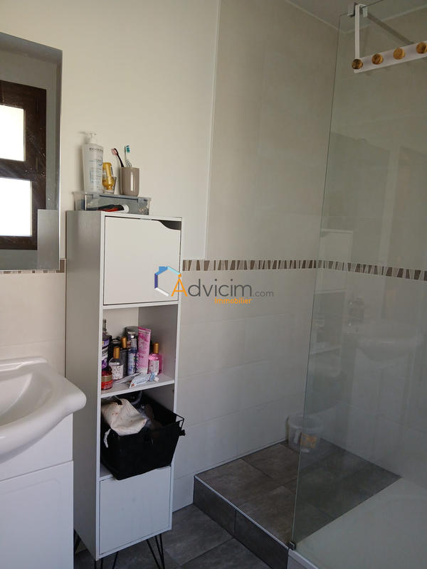 Maison - 225 m² - 8 pièces