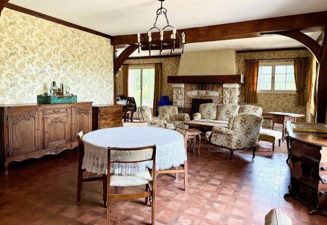 Maison ancienne - 220 m² - 12 pièces