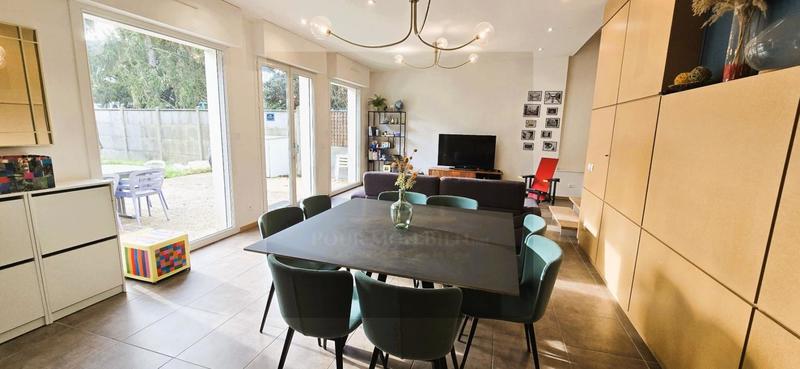 Maison de ville - 160 m² - 8 pièces