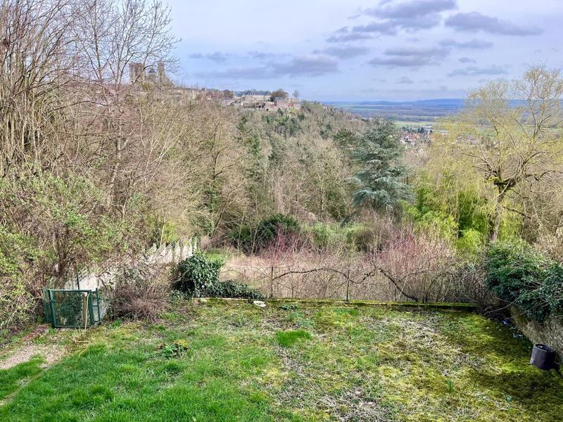 Maison - 240 m² - 7 pièces