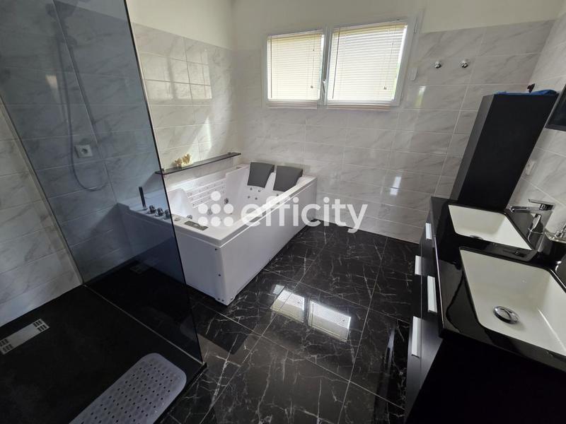 Maison - 166 m² - 5 pièces