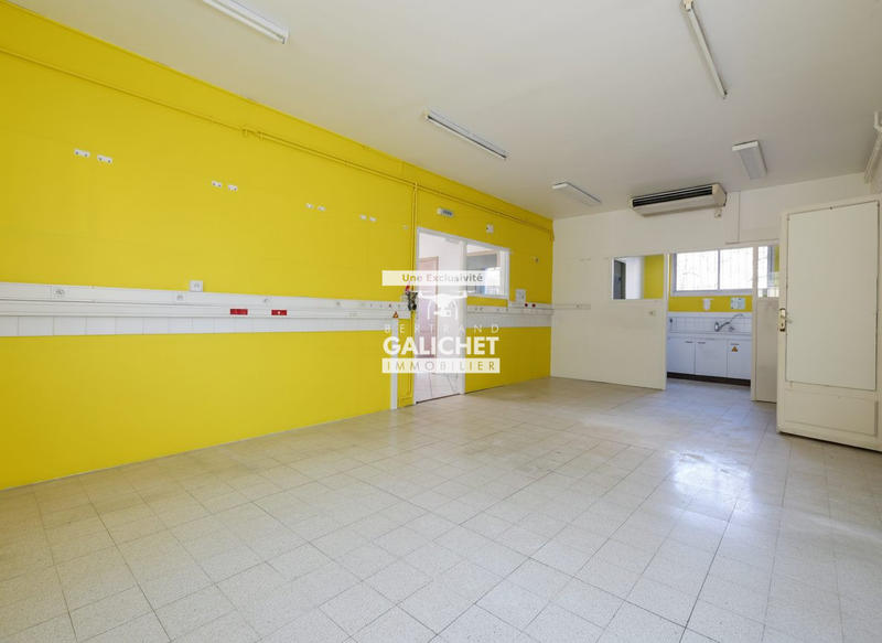 Local d'activités - 165 m²