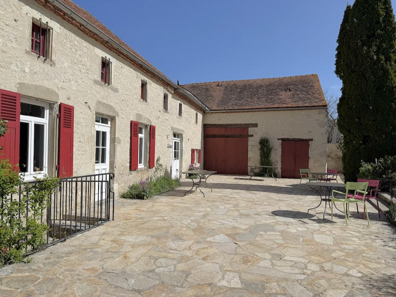 Maison - 410 m² - 9 pièces