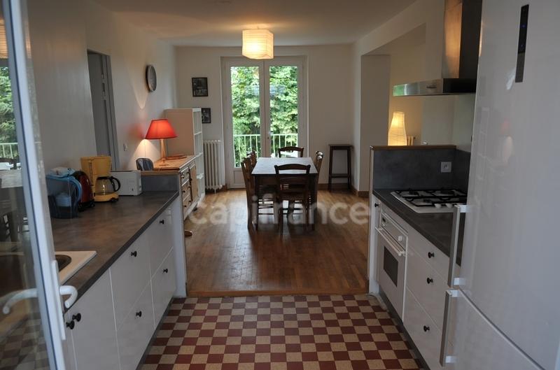Maison - 217 m² - 11 pièces