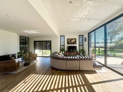 Maison - 210 m² - 7 pièces