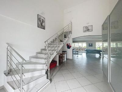 Maison - 210 m² - 5 pièces