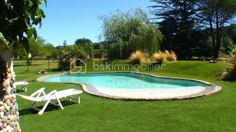 Propriété - 230 m² - 7 pièces