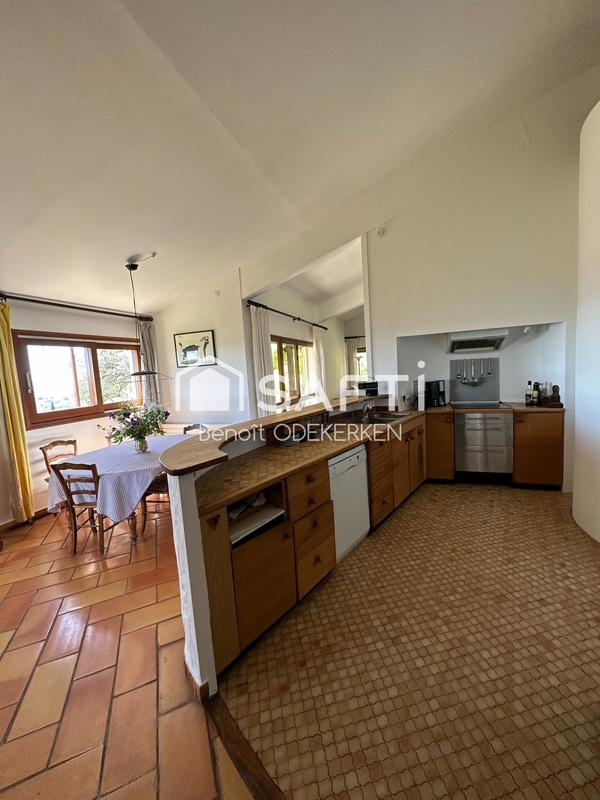 Maison - 191 m² - 8 pièces