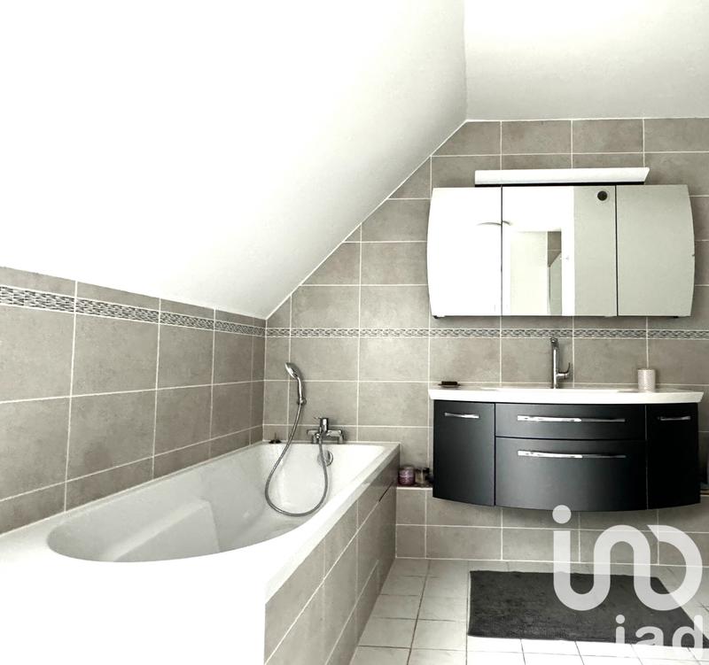 Maison - 182 m² - 6 pièces