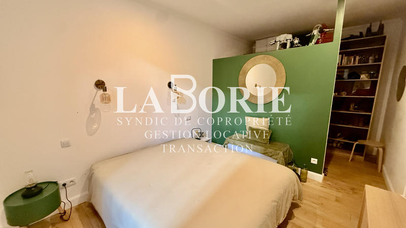 Appartement - 98 m² - 2 pièces