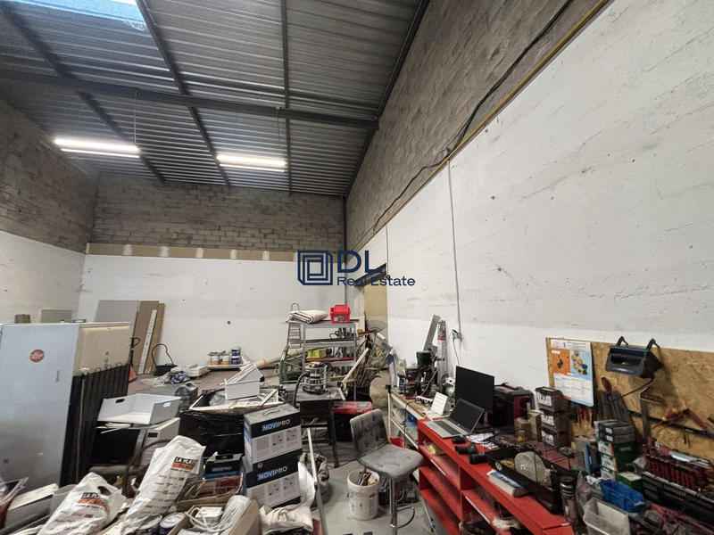 Entrepôt - 287 m²