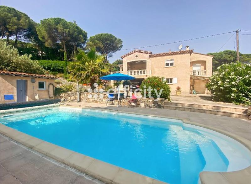 Villa - 159 m² - 6 pièces