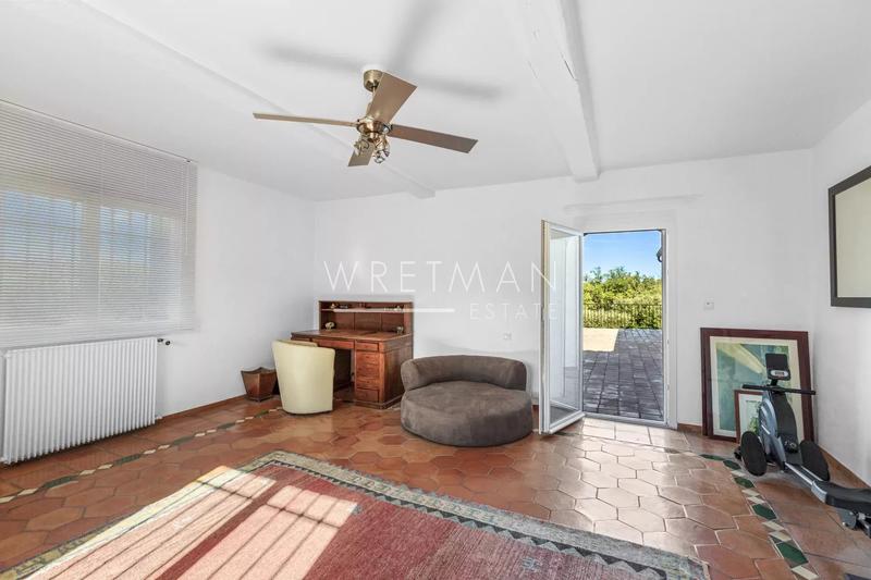 Propriété - 340 m² - 9 pièces