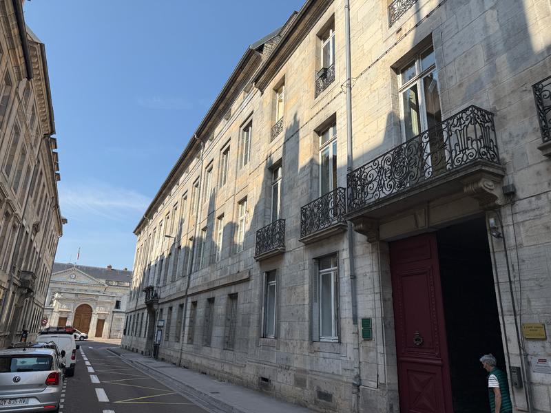 Appartement - 96 m² - 5 pièces